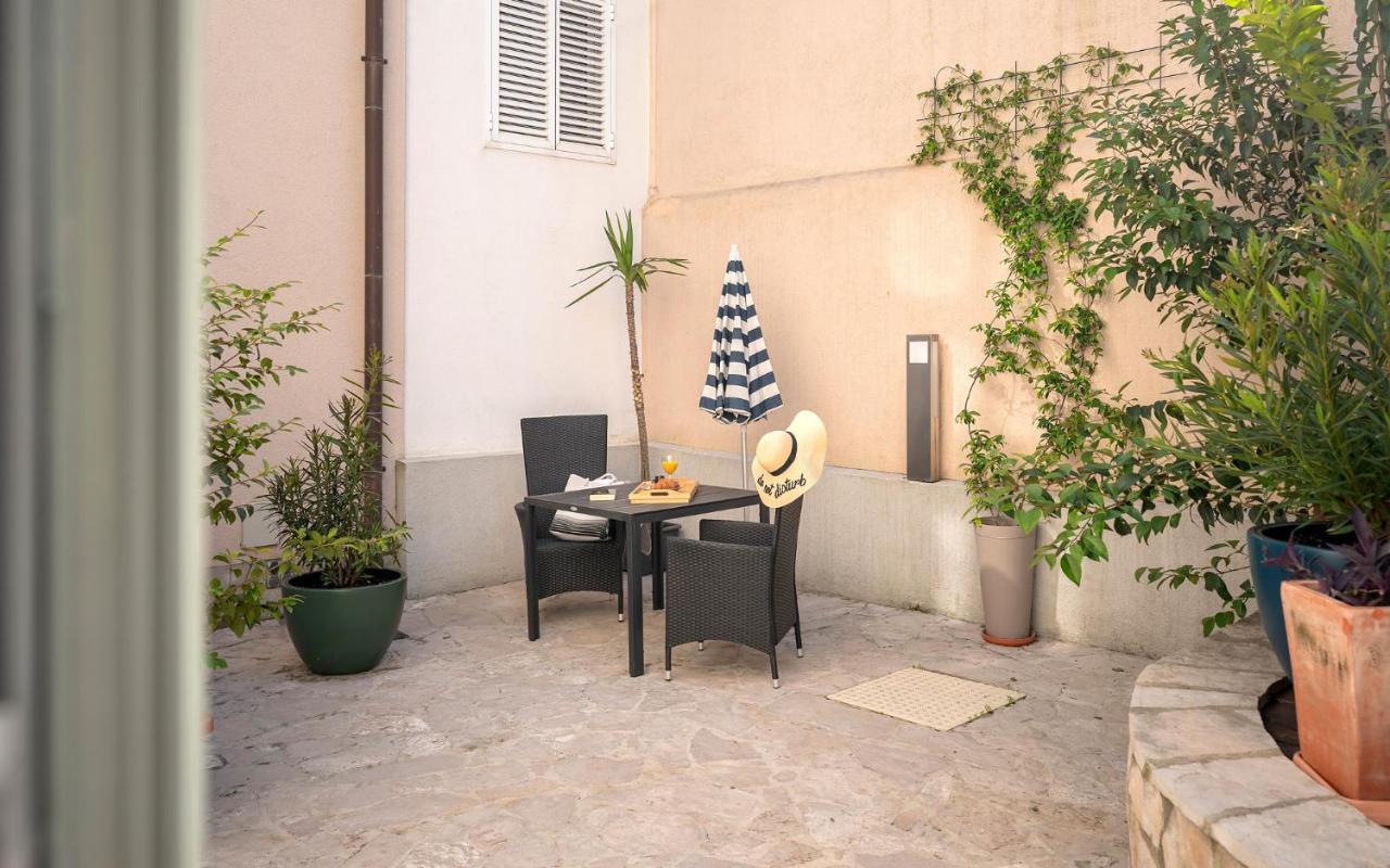 Hidden Oasis - Zf Hvar Hvar Town Buitenkant foto
